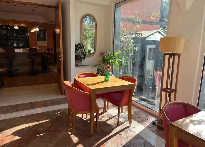 Hero's Garden Relais